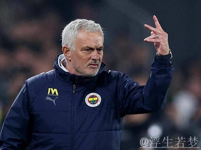 62岁穆帅言论引风波,对手官方谴责:不人道!拟诉FIFA 62岁穆帅言论引风波,对手官方谴责:不人道!拟诉FIFA