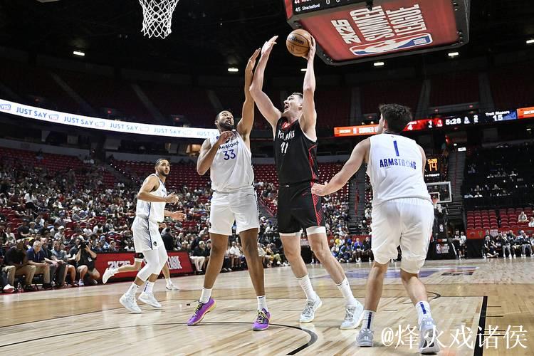 杨瀚森贡献2分1助1断,阿夫迪亚30+8,开拓者击败国王豪取3连胜 杨瀚森贡献2分1助1断,阿夫迪亚30+8,开拓者击败国王豪取3连胜